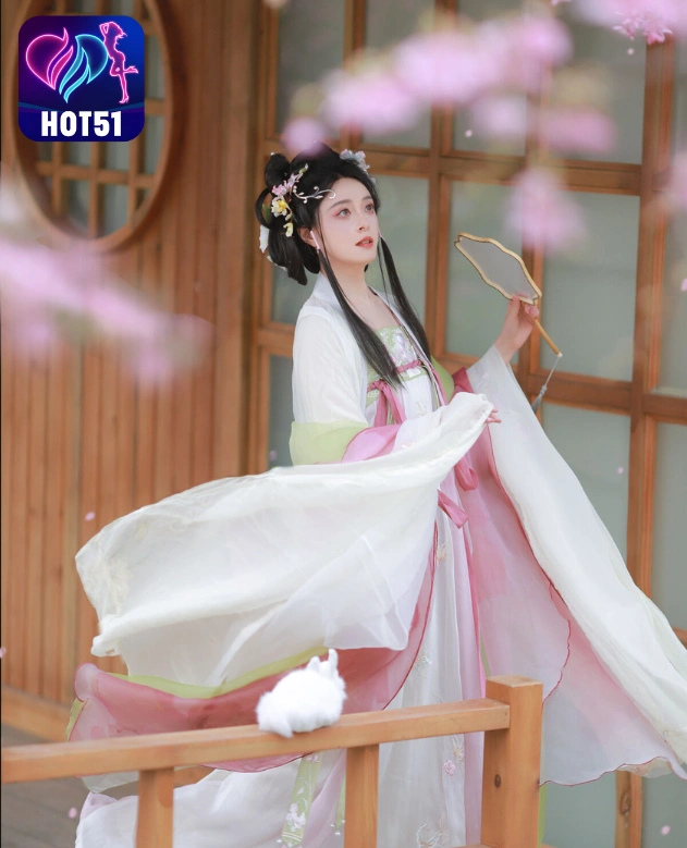 Nu Li Hua Zhuang De Sui-hot51