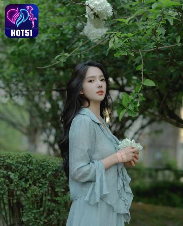 Read more about the article Beautiful Elaine di Hot51 Nữ Cam Girl Tài Năng