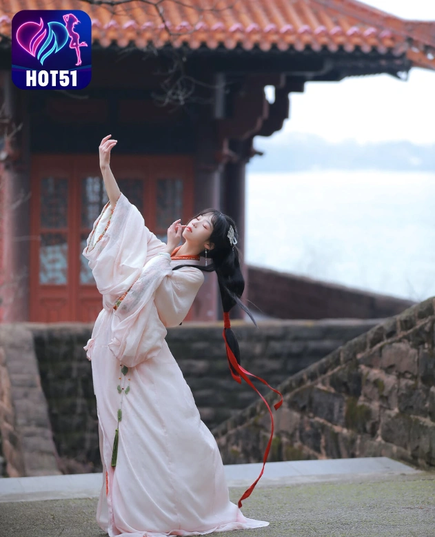 Zhou Zhou Ay-hot51